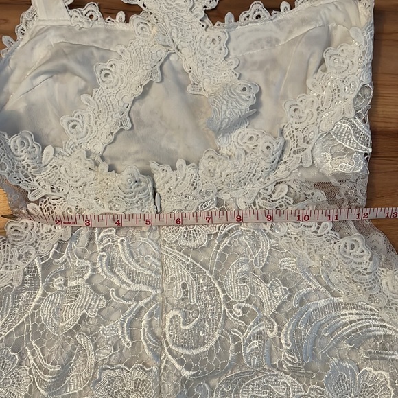 VENUS Pure White Lace Bodycon Dress. Stunning! - Picture 6 of 8